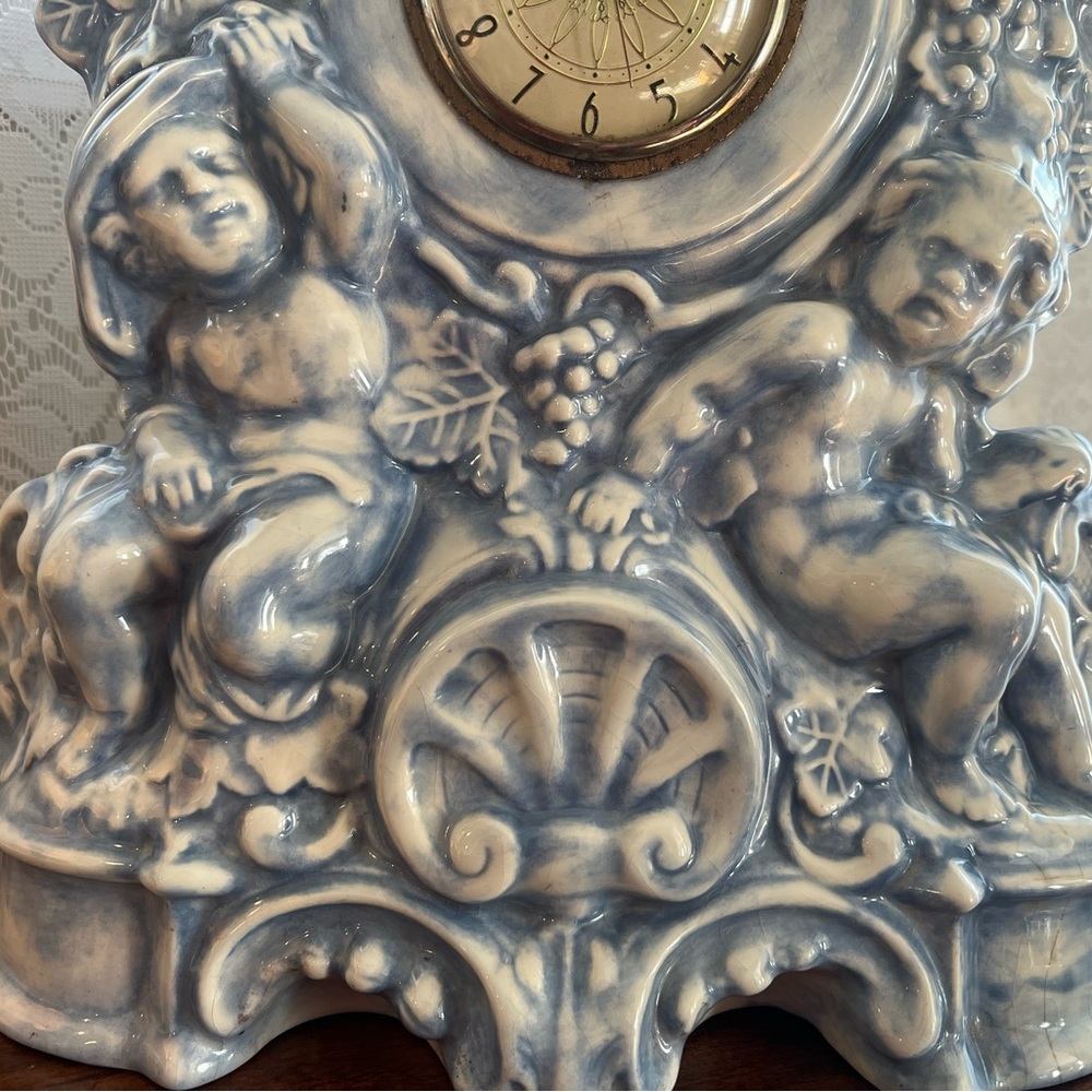 Large Mantle Clock - Picture 3 of 6